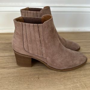 Lulus Ankle Boot Size 6